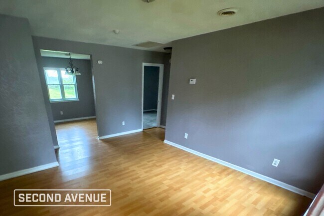 Foto del edificio - 1005 Jennifer Dr