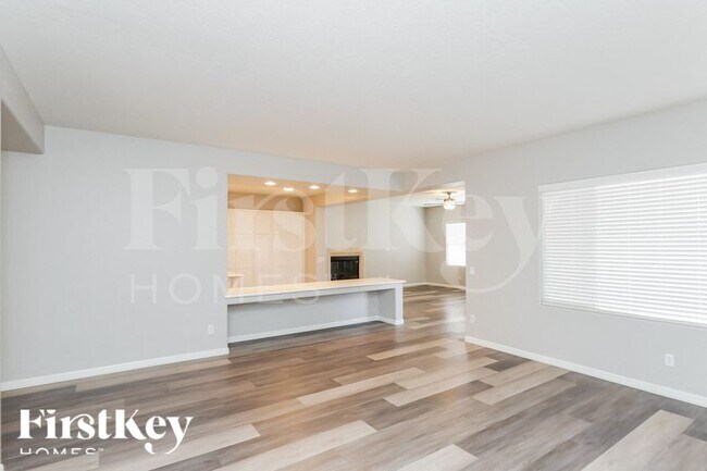 Foto del edificio - 5595 Criollo Dr