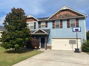 Building Photo - 118 Broomsedge Ln