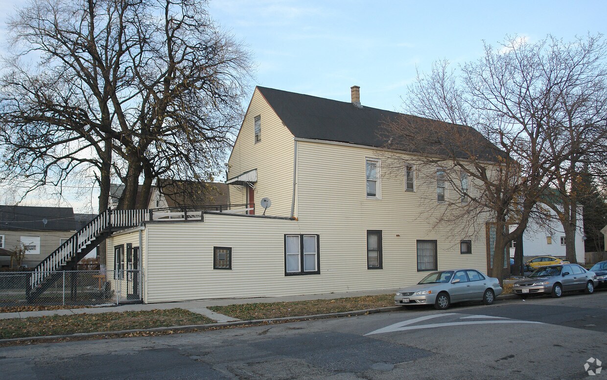 Building Photo - 5258 S Hermitage Ave