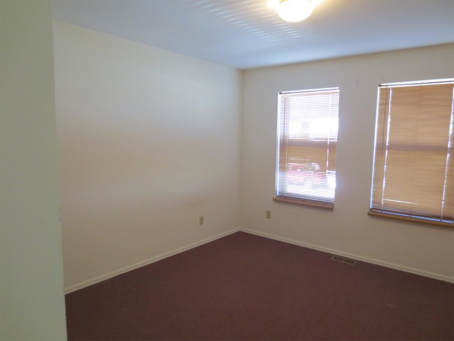 Foto del edificio - 1675 N 6th St