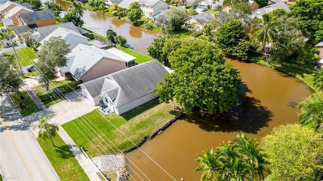 Foto del edificio - 3 br, 2 bath House - Sawgrass Estates