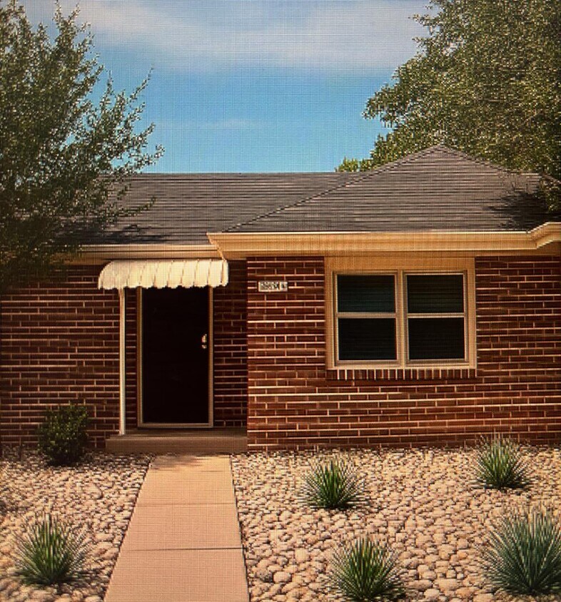 Primary Photo - 2985 Ivanhoe St