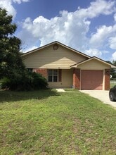 Building Photo - 13 Shayna Dr