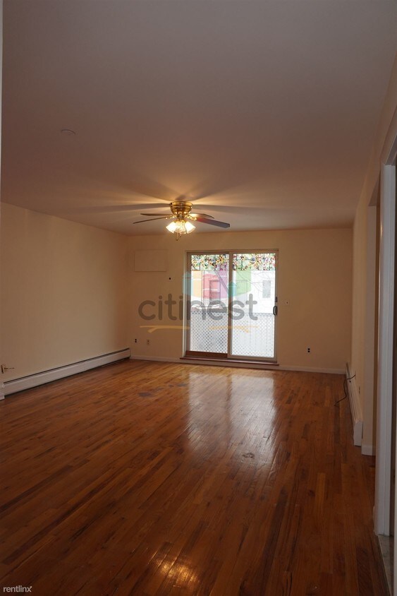 Primary Photo - 475 Ovington Ave