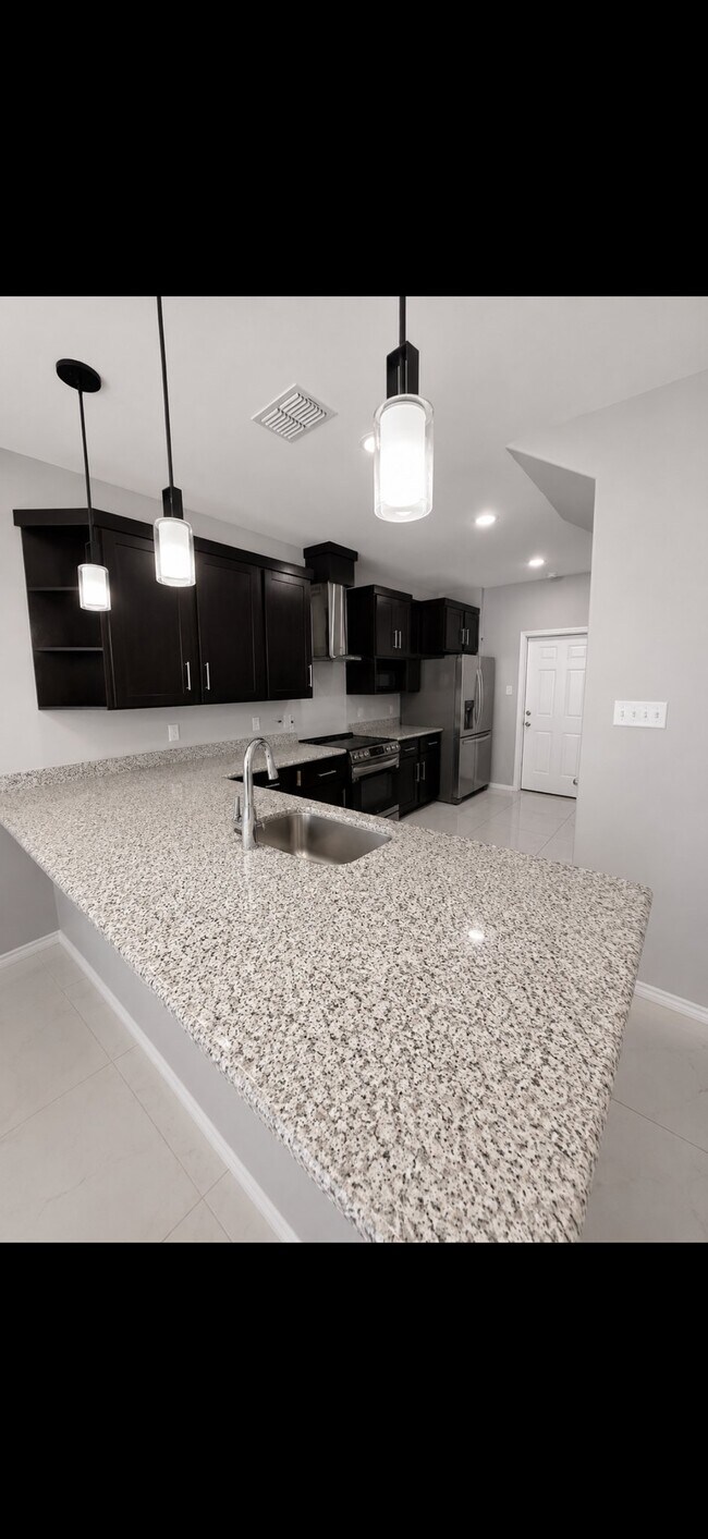 Building Photo - 4225 Gavilan Dr