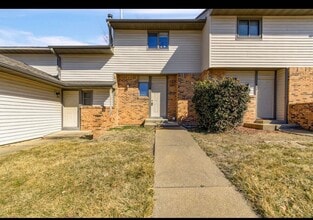 Building Photo - 437 Foxfire Dr