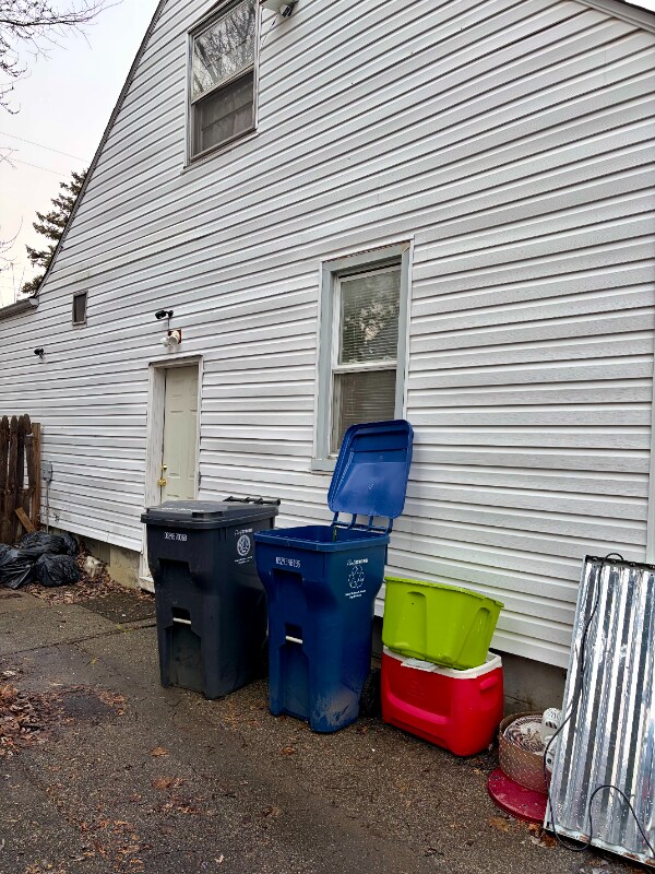 Building Photo - 5813 Edwards Ave