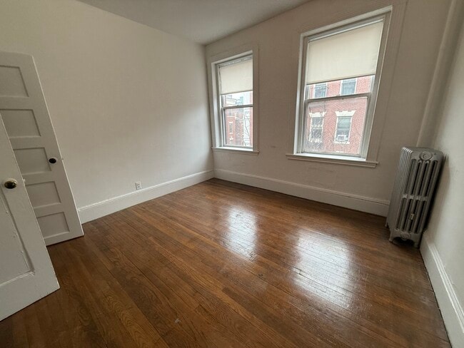 Building Photo - 10 Grove St