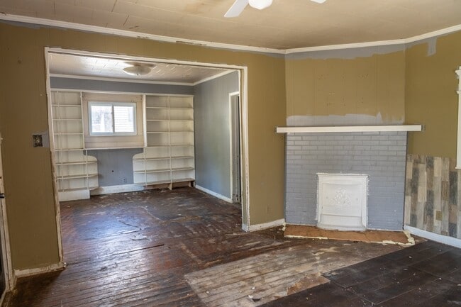 Building Photo - 209 E Dayton St