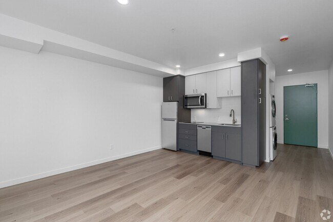 Interior Photo - Paceline