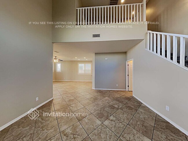 Foto del edificio - 20210 W Desert Bloom St