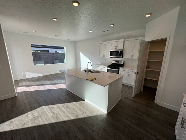 Building Photo - 1624 Cedar Mesa Dr