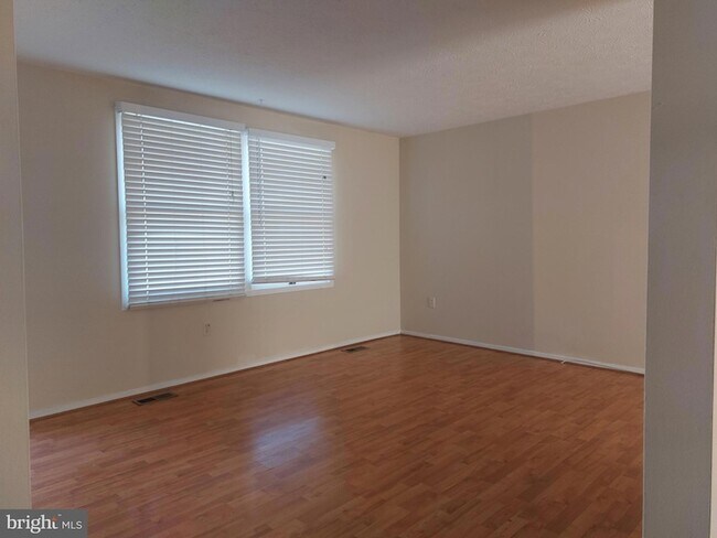 Foto del edificio - 1312 Hillcrest Dr