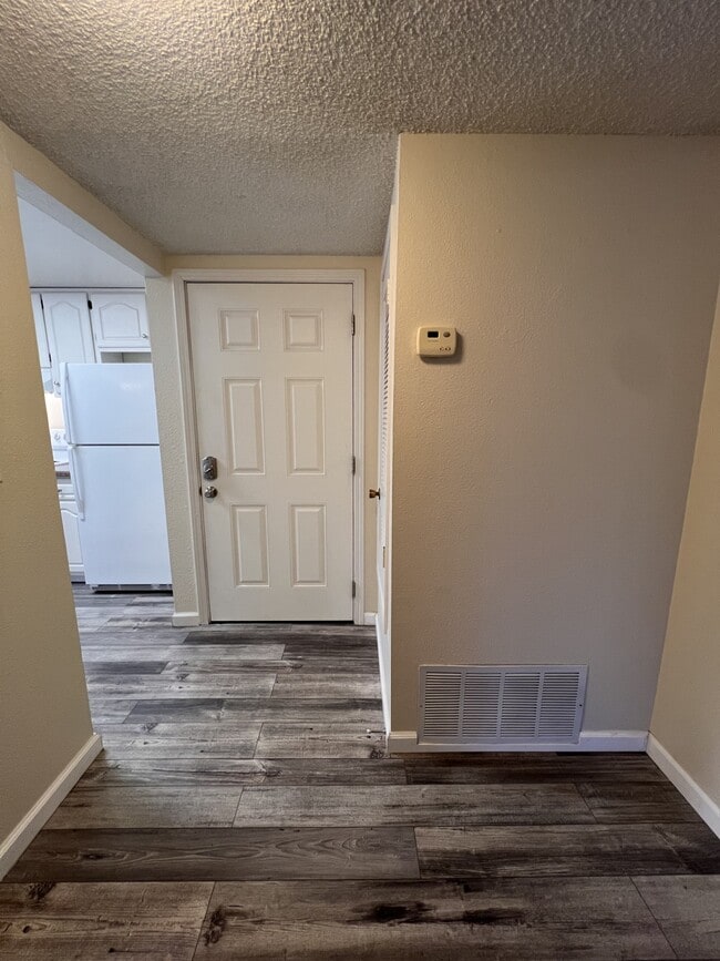 Foto del edificio - 302 Pleasant St