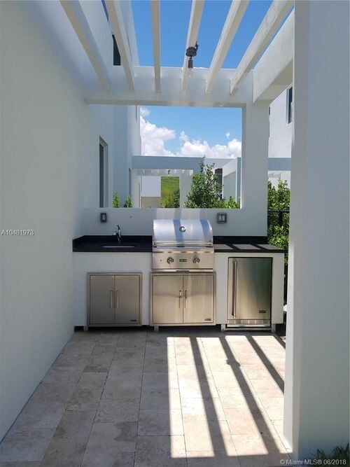 Building Photo - 7454 Northwest 99th Place
