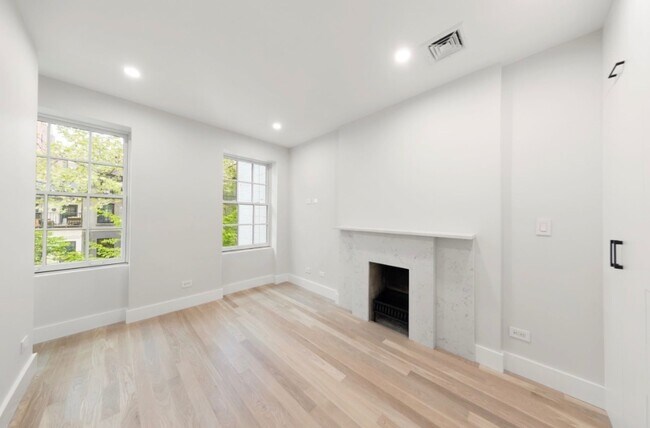 Foto del edificio - Gramercy Park Townhouse - Brand New 2 Bedroom