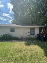 Building Photo - 409 W Johnson Ave