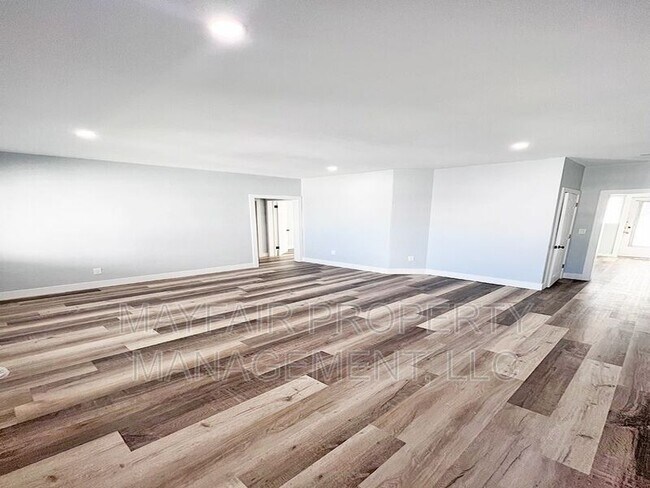 Foto del edificio - 6877 Abbott Ave