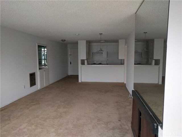 Building Photo - 1400 S Catalina Ave