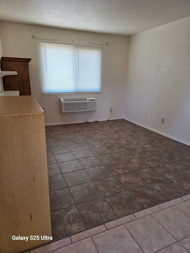 Building Photo - Small Studio Home for Rent