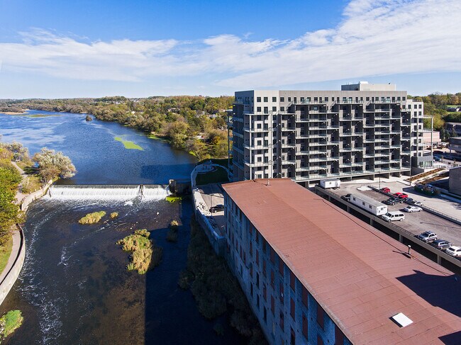 Photo du bâtiment - Riverview Apartments