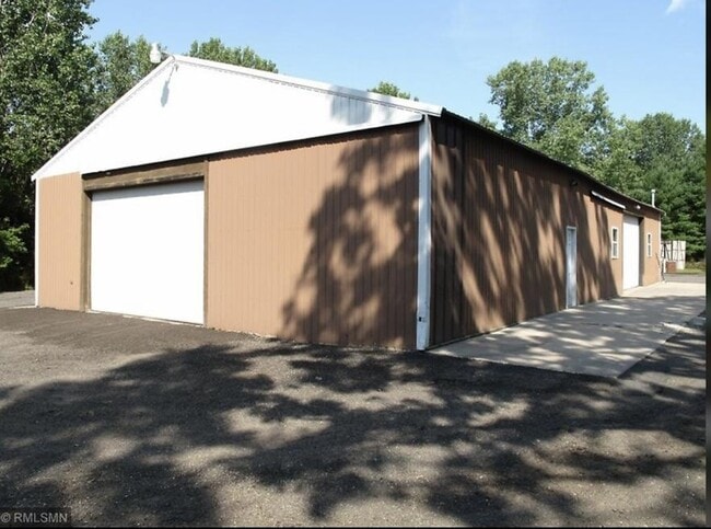 Building Photo - 5749 Lake Elmo Ave N