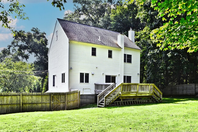 Building Photo - 145 Weed St