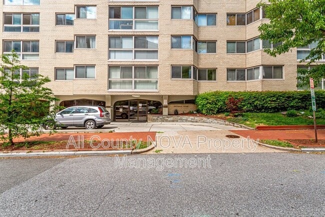 Foto del edificio - 922 24th St NW