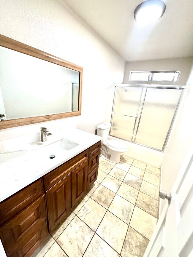 Foto del edificio - Enchanting Bakersfield property just 10 mi...