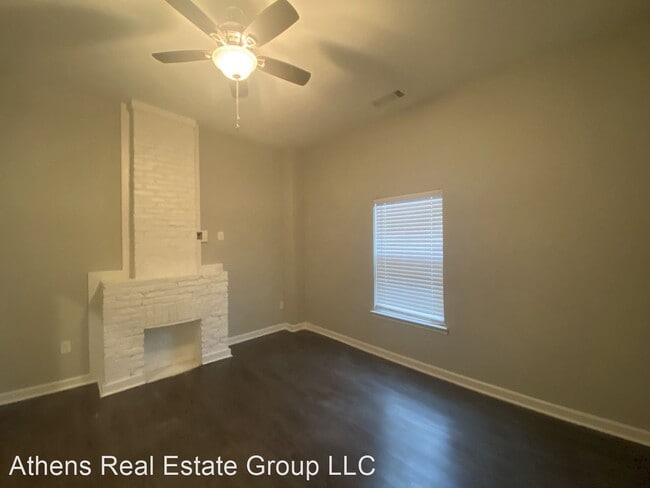 Building Photo - 4 br, 2 bath House - 290 South Rocksprings...