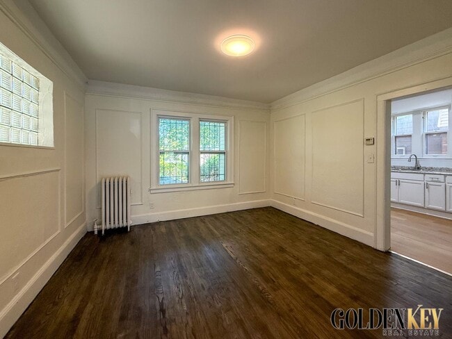 Building Photo - Beautifully redone large 3 bedroom home!