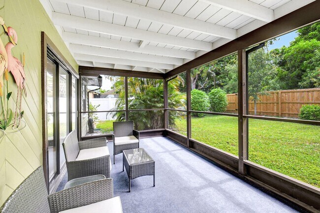 Foto del edificio - 9311 Longmeadow Cir