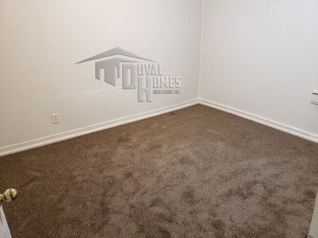 Foto del edificio - 1556 W 32nd St