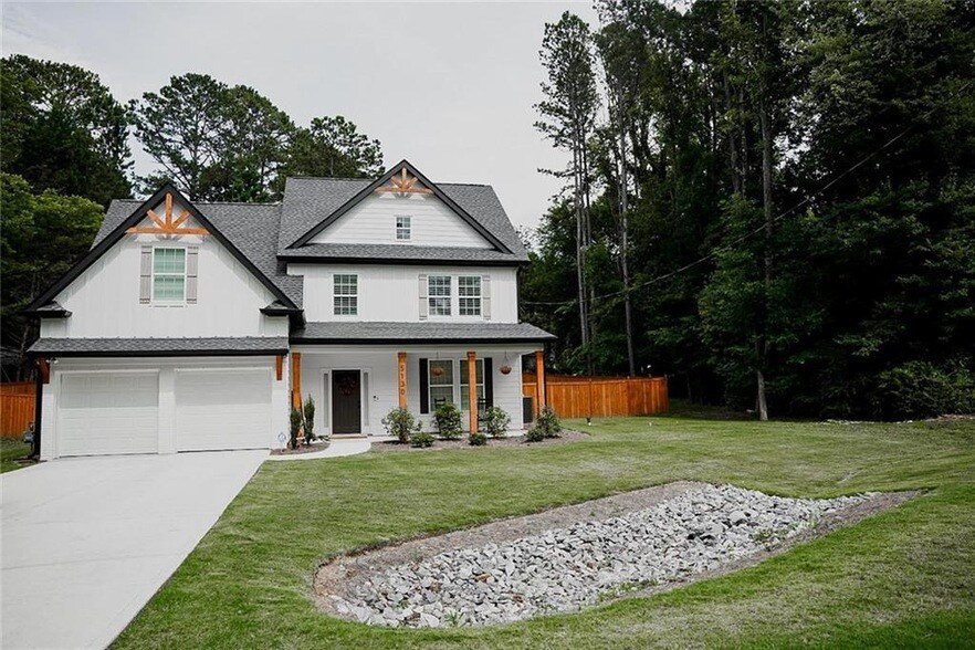 Primary Photo - 5130 Twin Oak Drive NE