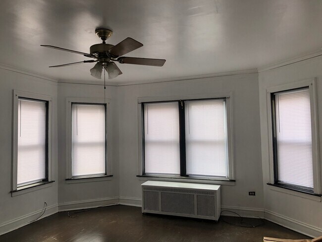 Foto del edificio - 6841 S Prairie Ave