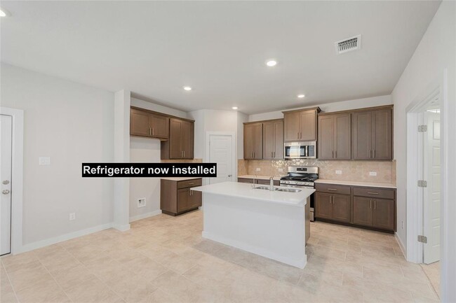 Building Photo - 401 Ravens Crst Dr