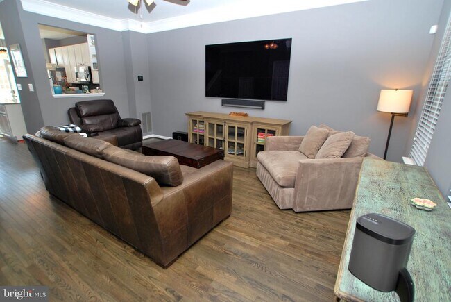 Foto del edificio - 150 Golden Ash Way