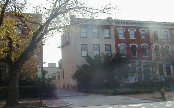 Foto del edificio - 629 E Capitol St SE