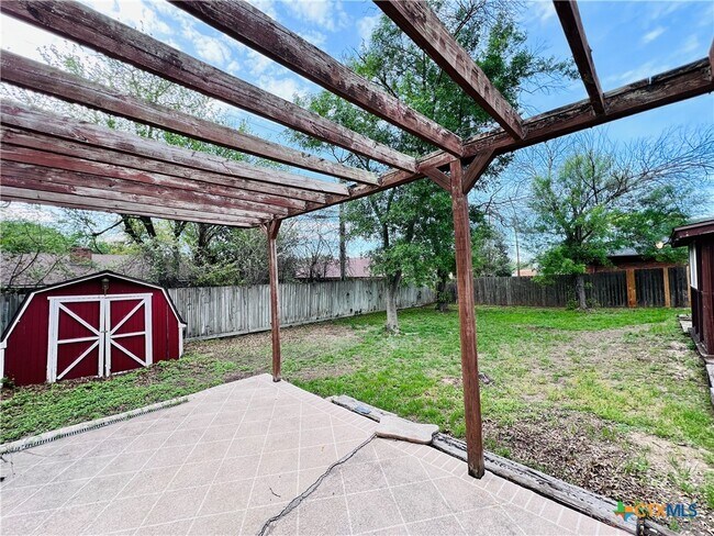 Foto del edificio - 1702 Fox Trail