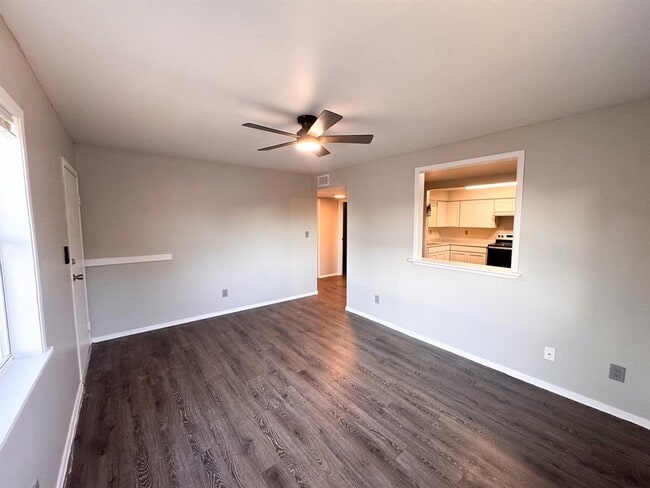 Building Photo - 1050 FM970