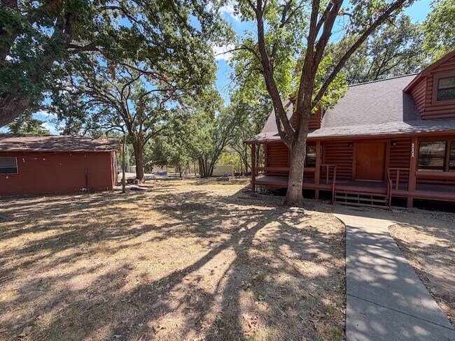 Building Photo - 111 Rocky Creek Dr