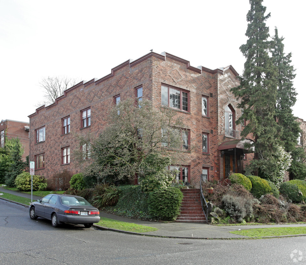 Primary Photo - Sharnnon Apartments