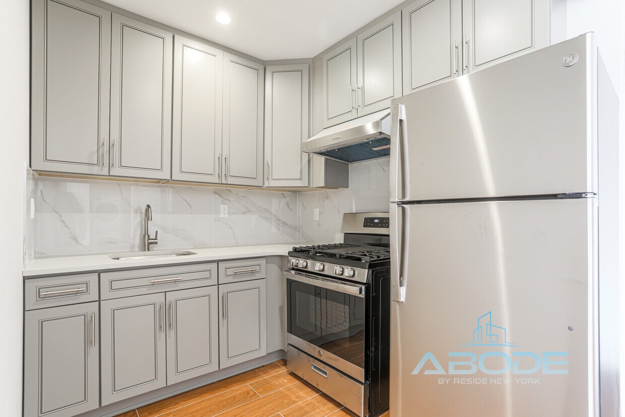 Foto principal - New - 1223 Putnam Ave