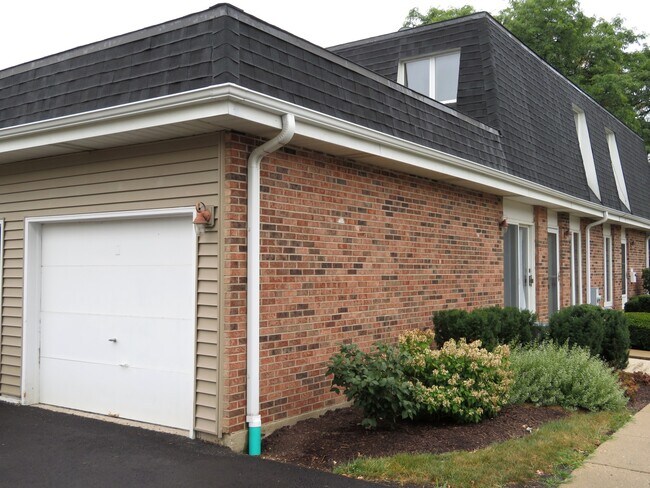 Foto del edificio - 457 Sunnybrook Ln