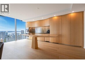 Building Photo - 1568 Alberni St