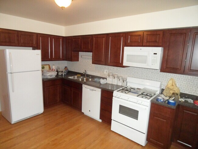 Foto del edificio - 4919 Enfield Ave