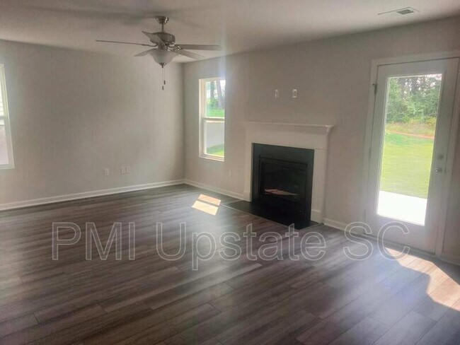 Building Photo - 313 Carramore Dr