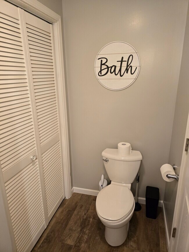 Foto del edificio - 310.5 Cottage Ct