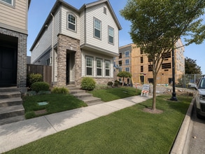 Building Photo - 11571 SW Barber St
